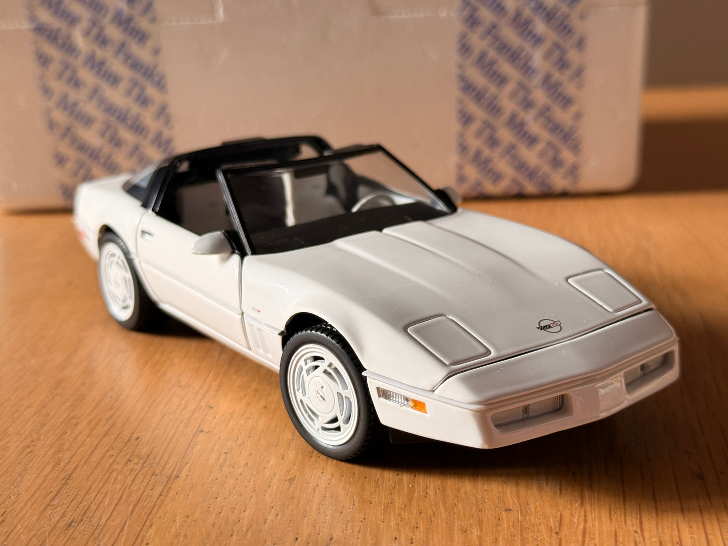 Franklin Mint - 1:24 1988 Chevrolet Corvette.