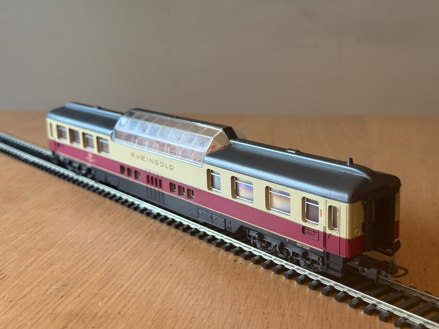 Lima H0 Scale - German DB Axum Rheingold Tee Panoramic Observation Coach
