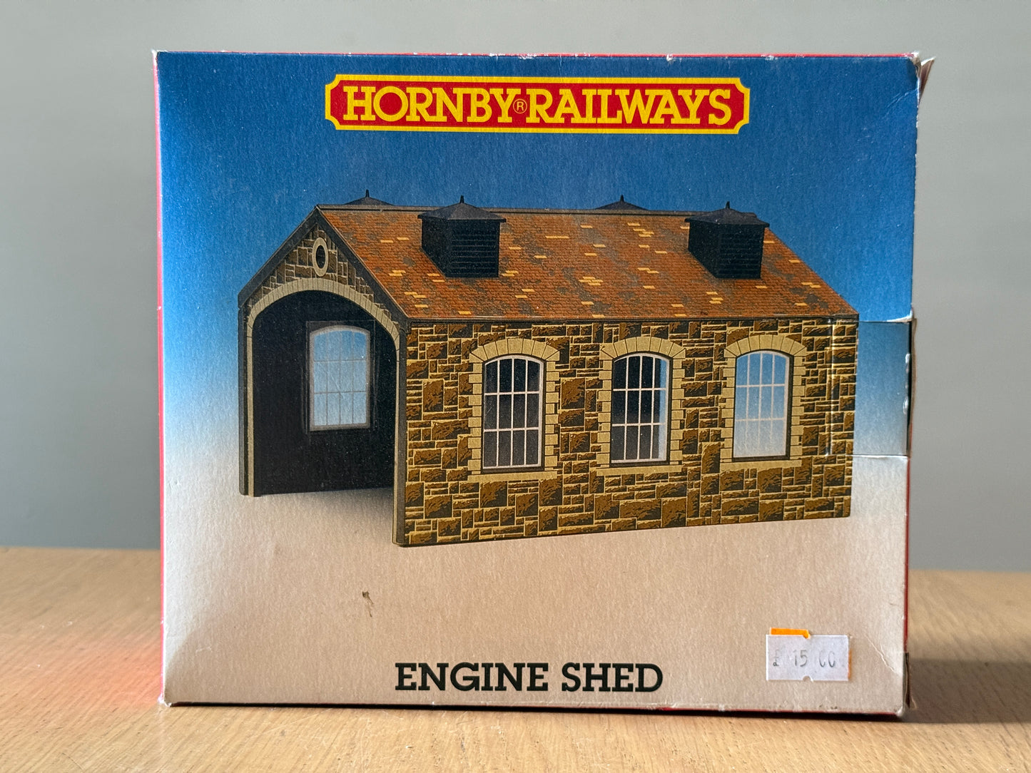 Hornby OO Gauge R504 Engine Shed