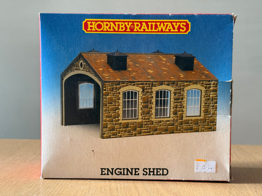 Hornby OO Gauge R504 Engine Shed