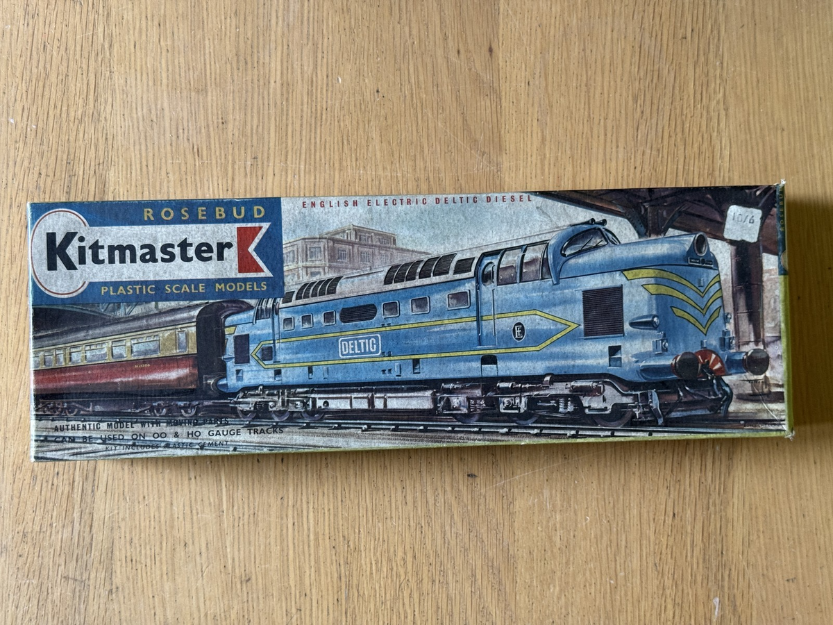 Rosebud Kitmaster HO/OO Scale Plastic Model Kit - English Electric Deltic Engine