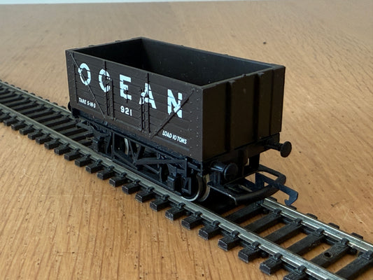 Hornby OO Gauge R009 - Ocean 921 7 Plank Open Wagon