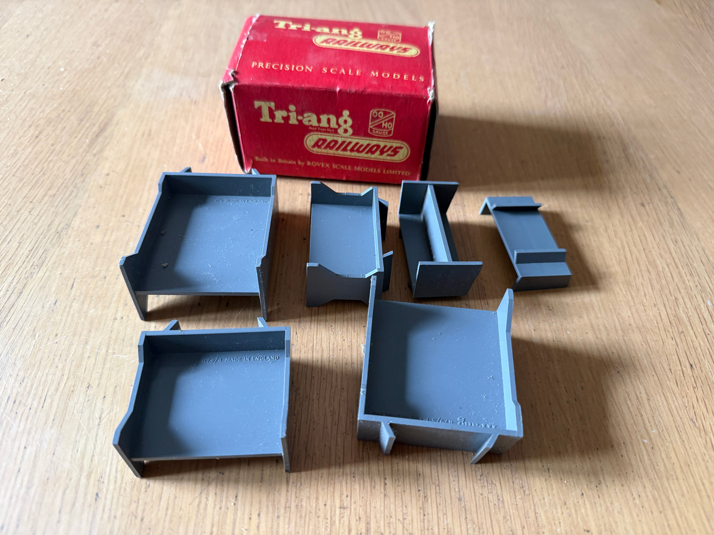 Hornby OO Gauge R79 Set of Six Inclined PIers