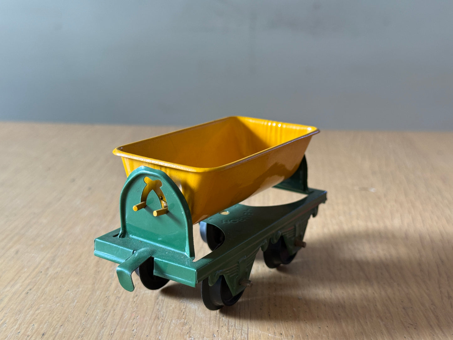 Hornby O Gauge Tinplate No.20 Side-Tipping Hopper Wagon