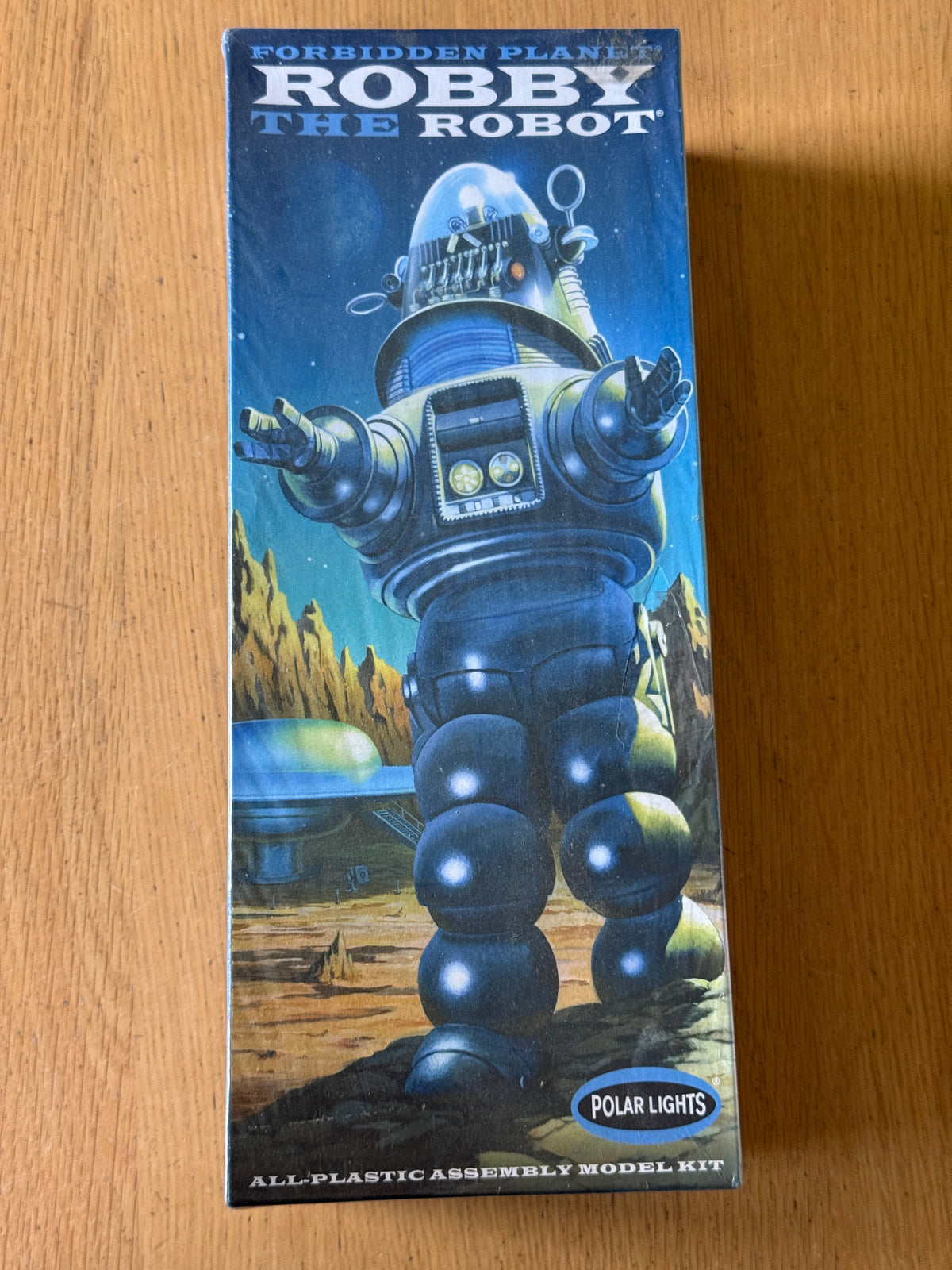 Polar Lights Robby The Robot Kit - factory sealed (slightly damaged cellophane)