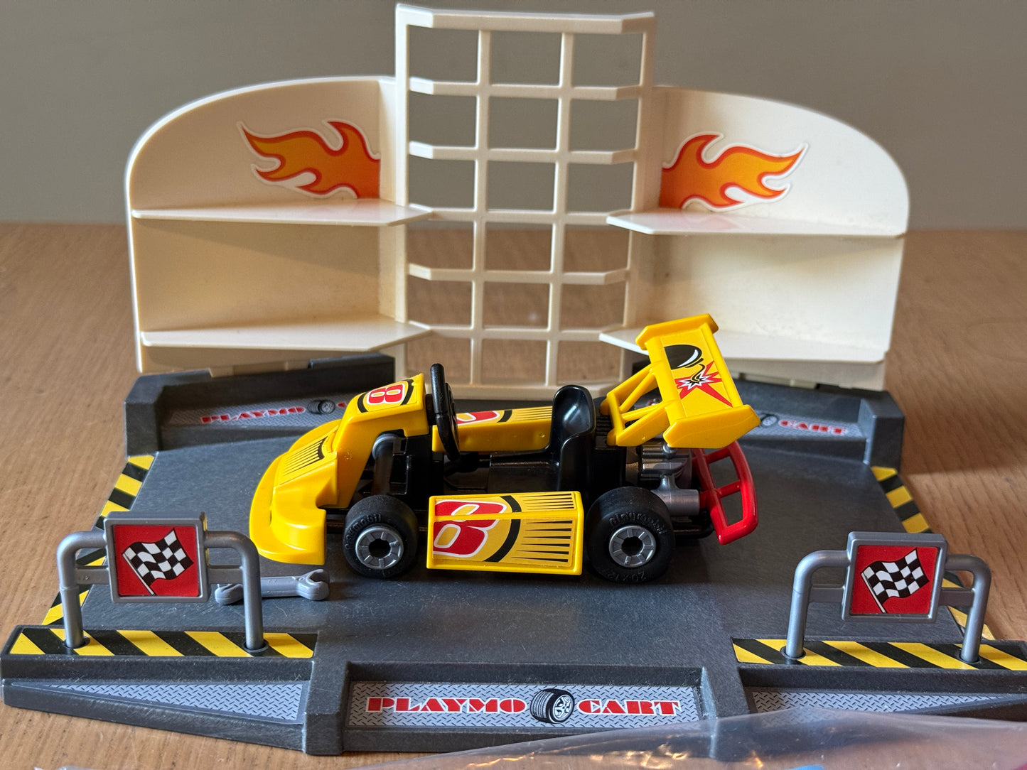 Playmobil 9827 - Go Kart Workshop. Pre-owned.