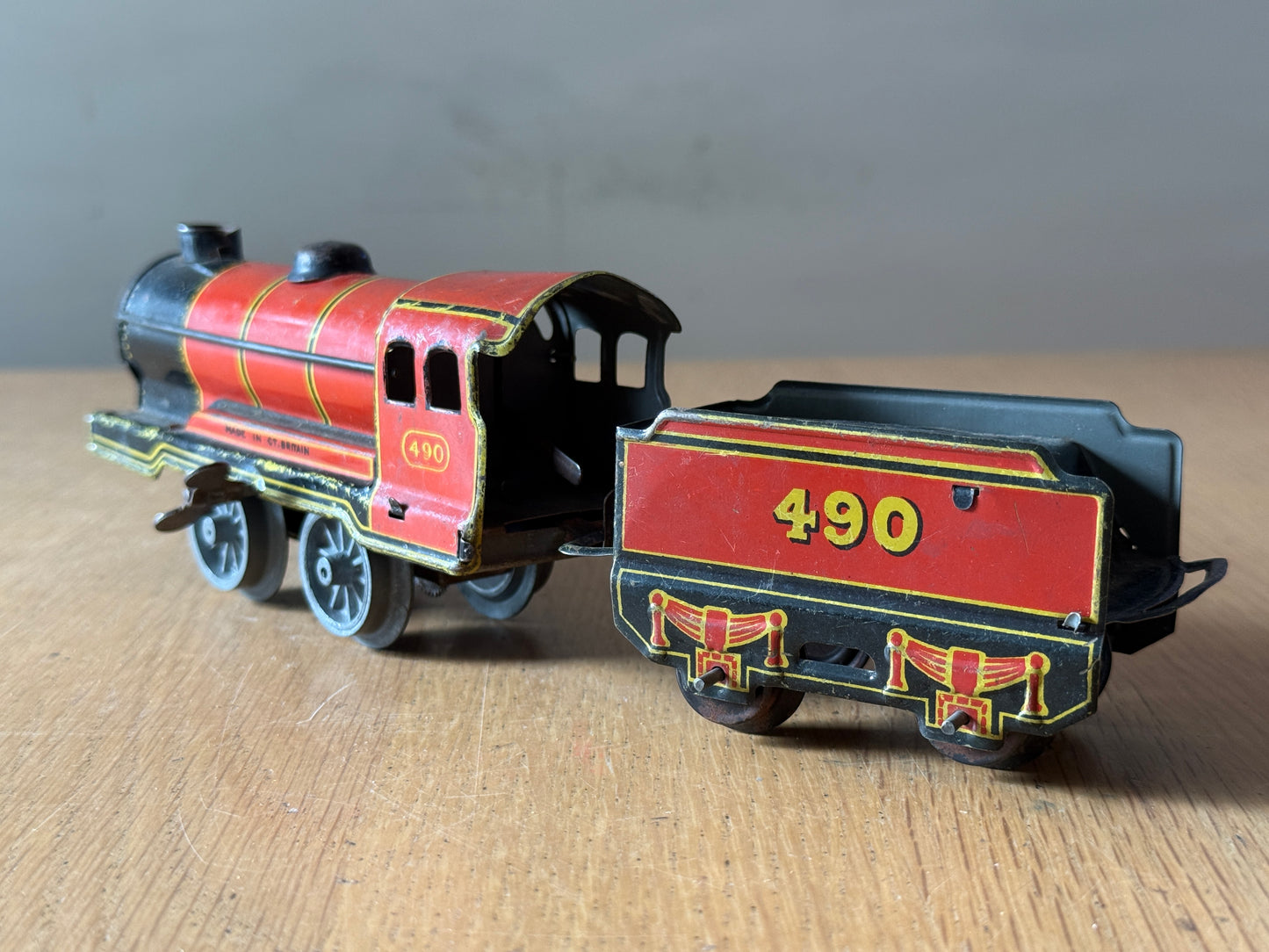 Mettoy O Gauge Clockwork Timplate Steam Locomotive