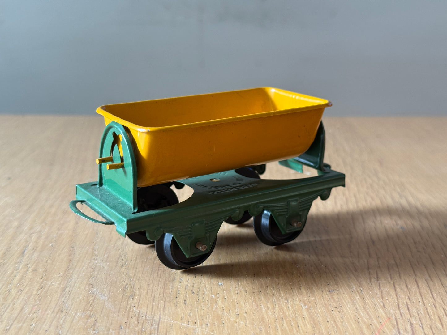 Hornby O Gauge Tinplate No.20 Side-Tipping Hopper Wagon