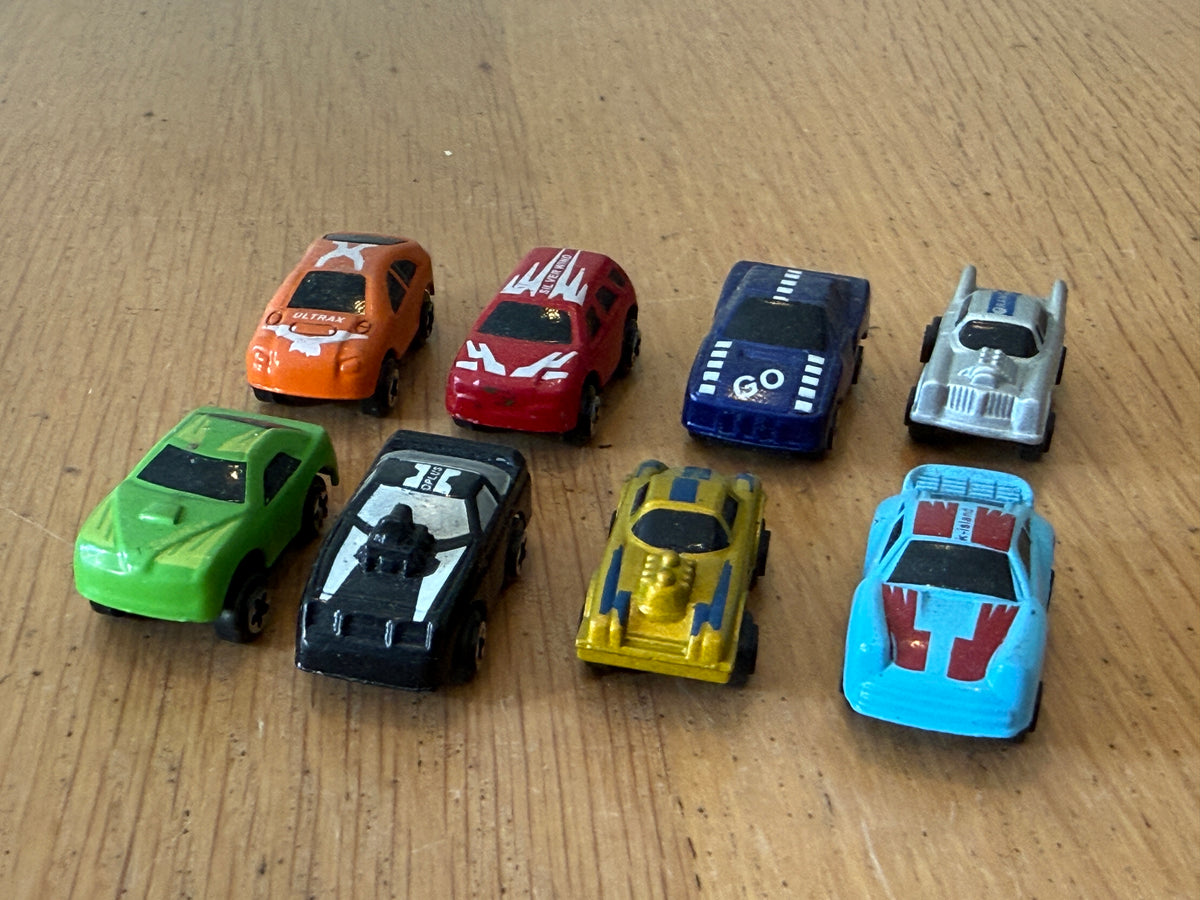 Lot of tiny 8 models - similar to Micro Machines