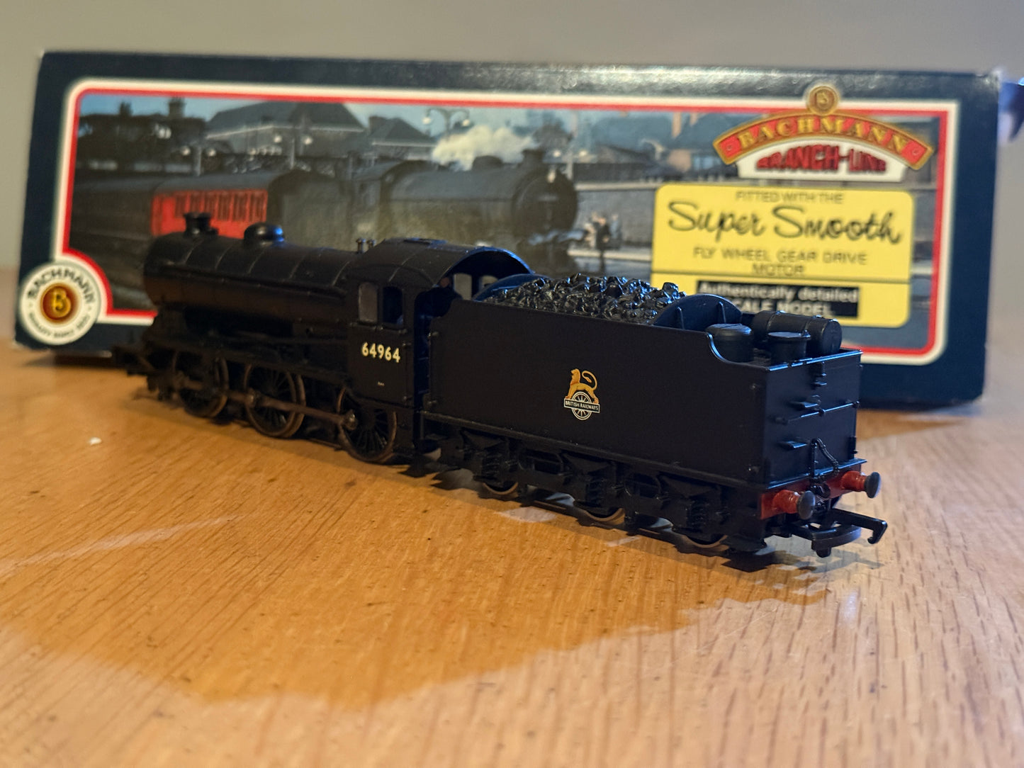 Bachmann OO Gauge 31-851 -  LNER Gresley Class BR J39 Locomotive 64964