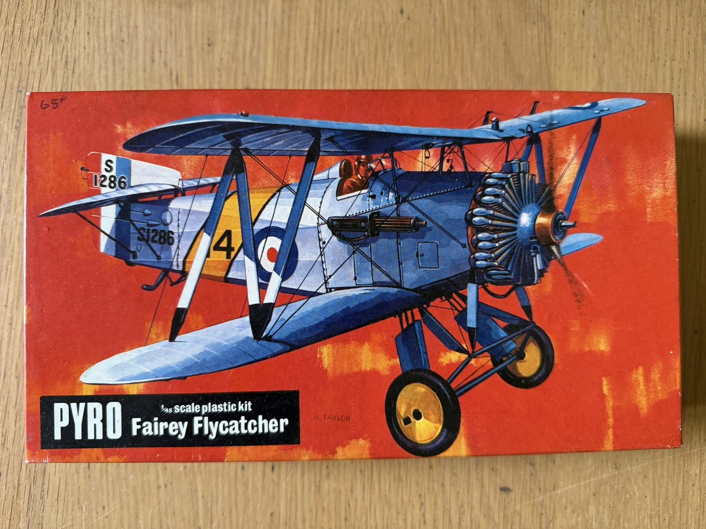 Vintage Pyro 1:48 Plastic Model Kit - Fairey Flycatcher Plane
