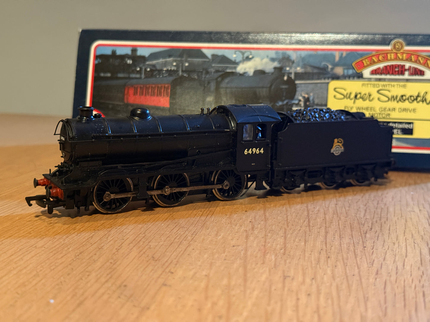 Bachmann OO Gauge 31-851 -  LNER Gresley Class BR J39 Locomotive 64964