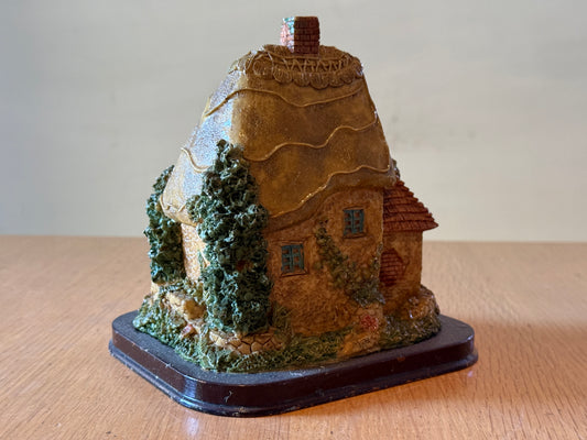 Country Artists or similar model cottage