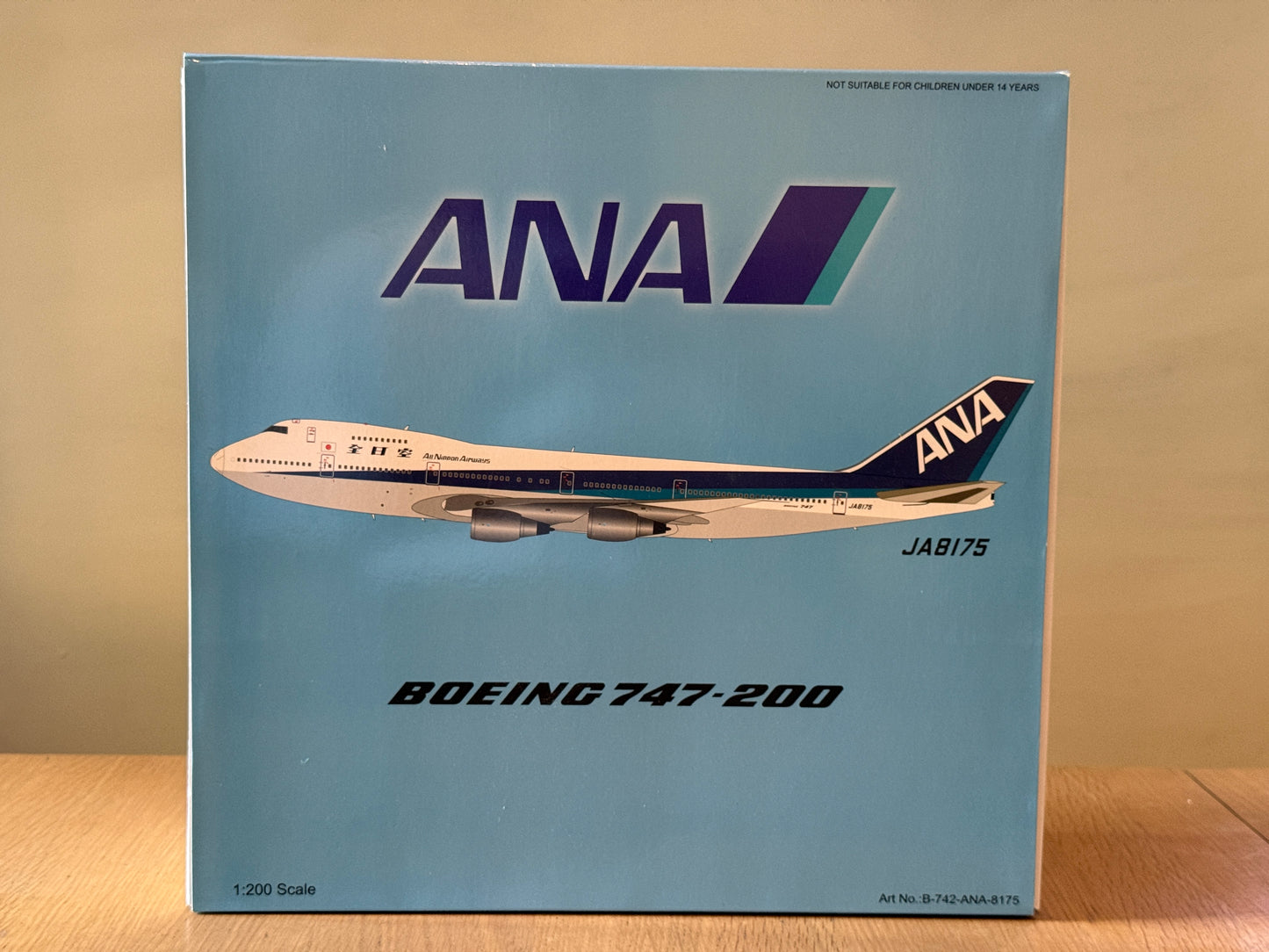 1:200 ANA All Nippon Airlines Boeing 747-200 JA8175 with Stand. BNIB
