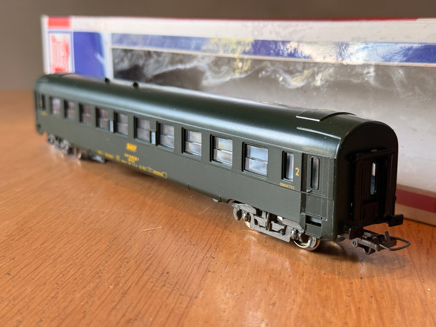 Jouef HO Scale 5293 - SNCF 2nd Class Berth Car - UIC Green