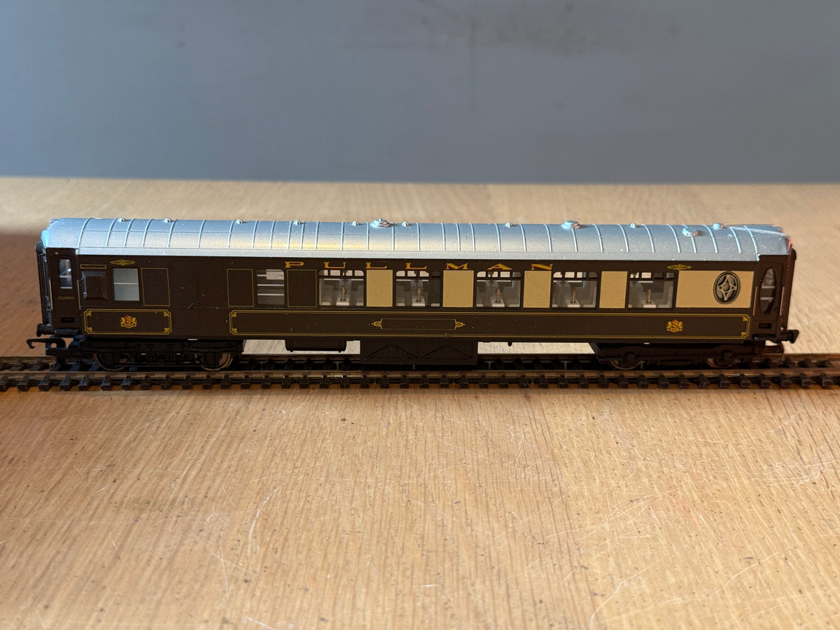 Hornby OO Gauge R223 -  British Rail  1st Class Pullman Coach - Car No. 78