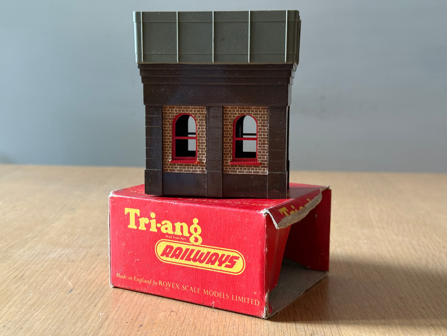 Triang Hornby R75 Water Tower