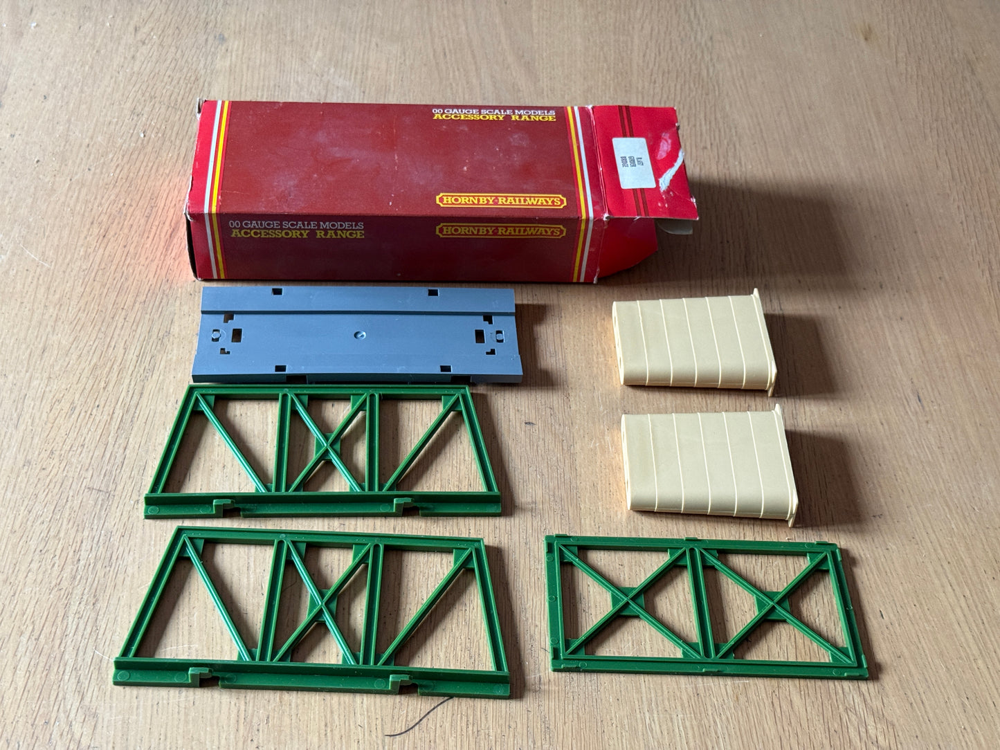 Triang Hornby R657 Girder Bridge