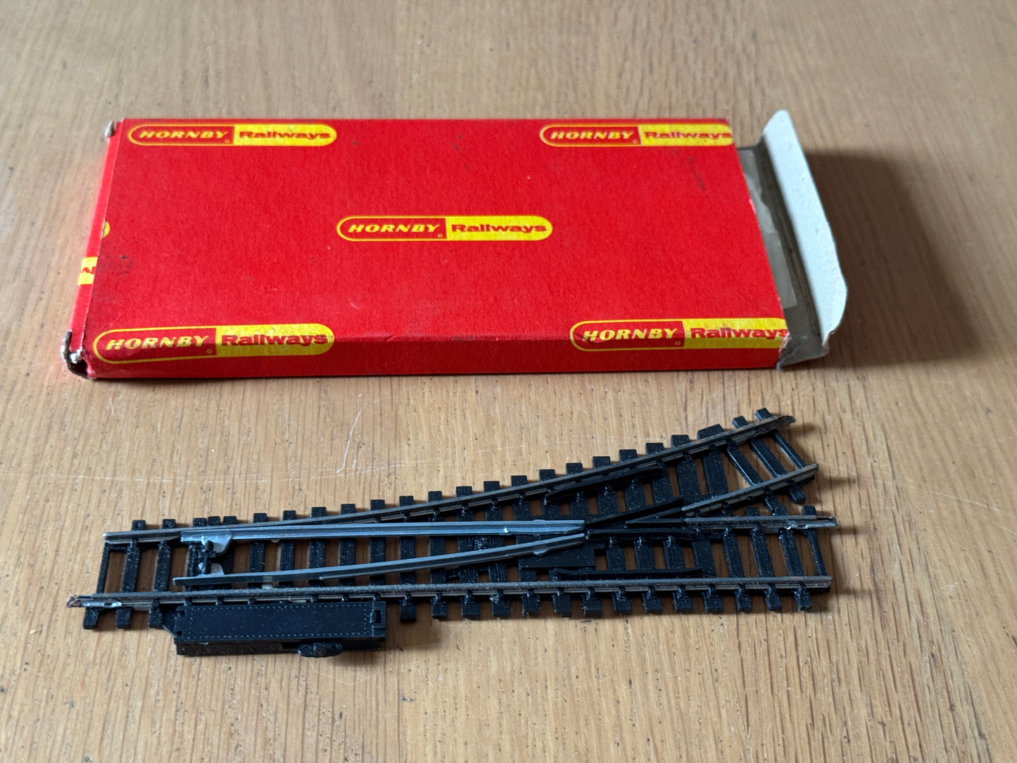 Triang Hornby OO Gauge R290 Left Hand point