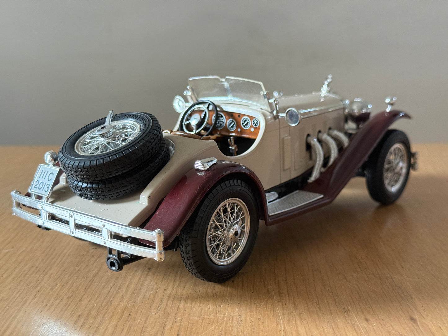 Bburago 1:18 Diecast Model 3009 - Mercedes Benz SSK - No box. Missing parts.