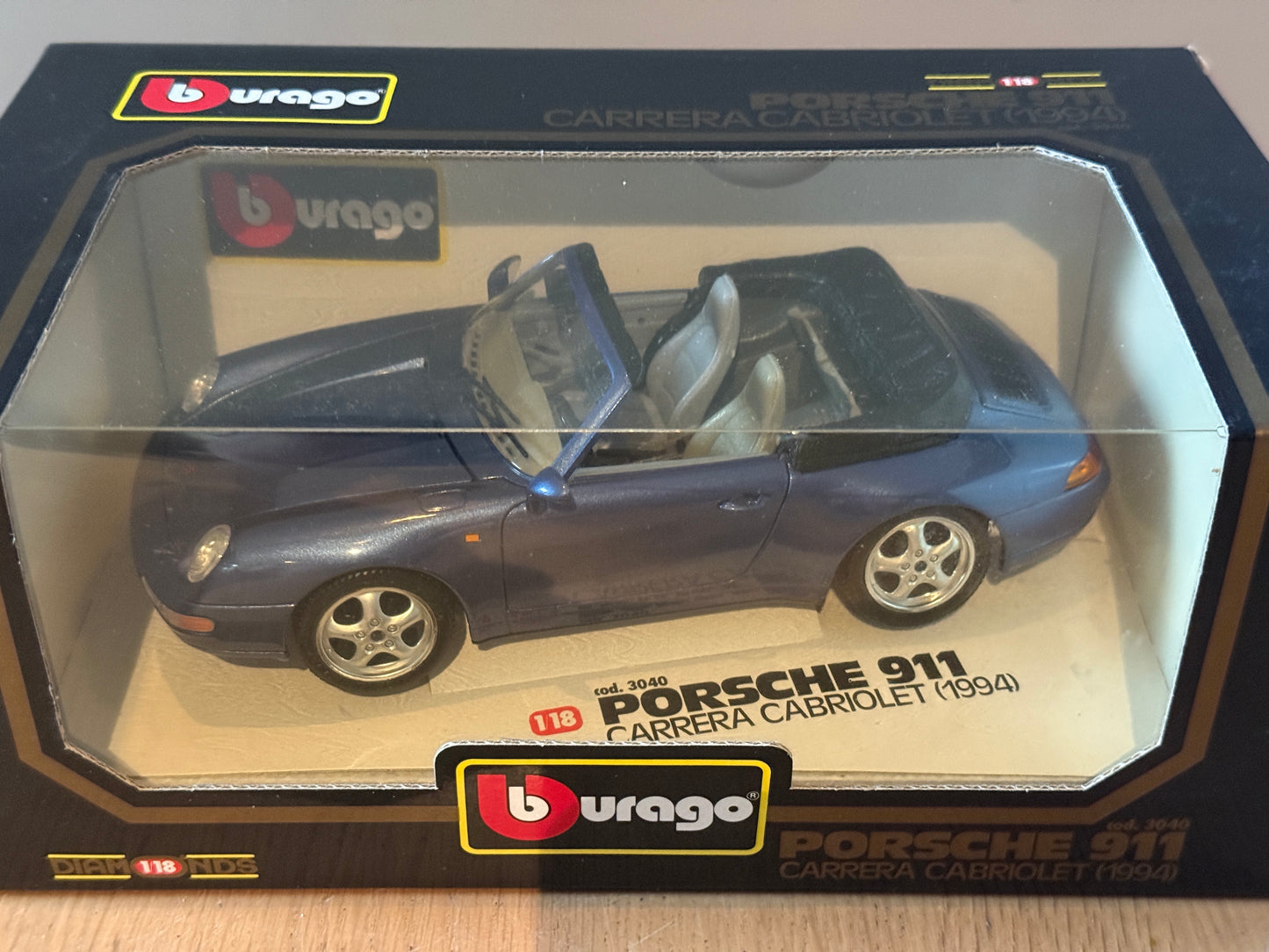 Bburago 1:18 Diecast Model 3040 - Porsche 911 Carrera (1994) - Mint Condition
