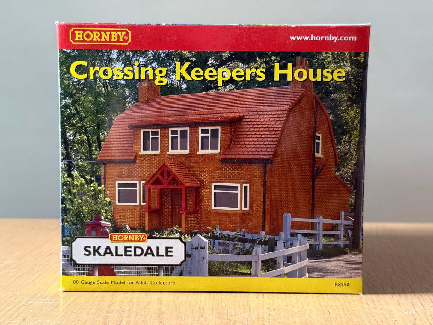 Hornby OO Gauge Skaledale Model - Crossing Keepers House. BNIB.