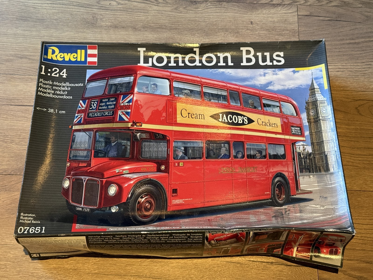 Revell 1:24 Plastic Model Kit 07651 - London Bus - new in untidy box.