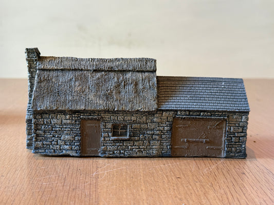 Resin Farm Buildings - could be Hornby or Bachmann. Appear to be OO Gauge.