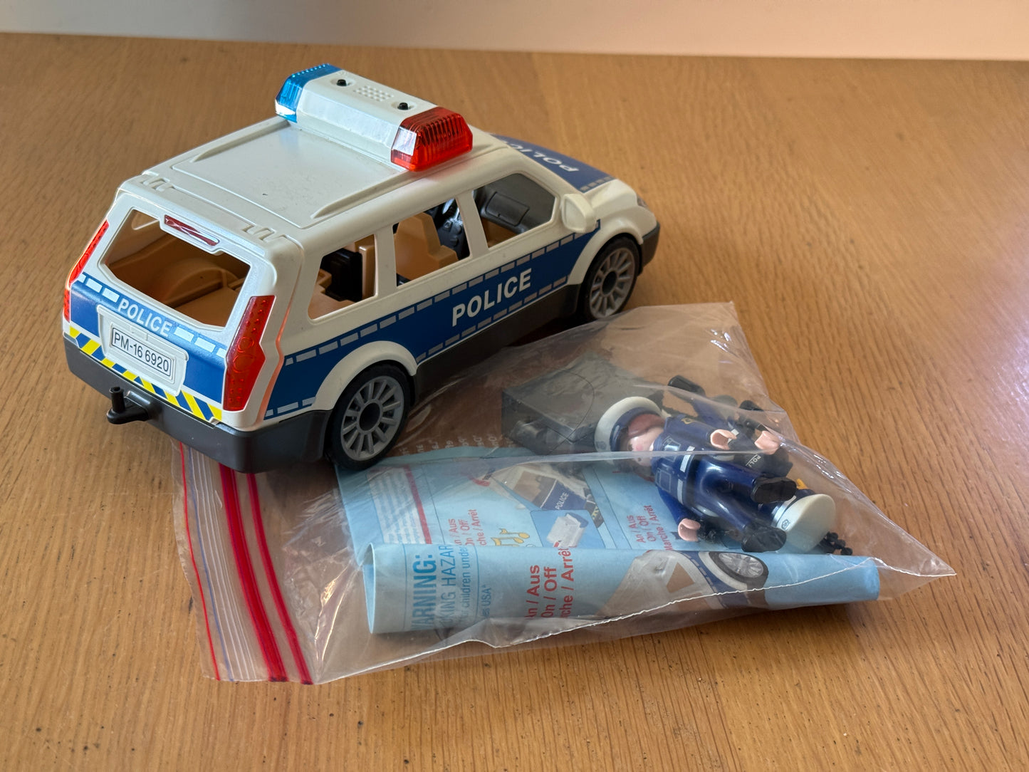 Playmobil 6890 - Police Squad Car. Pre-owned.