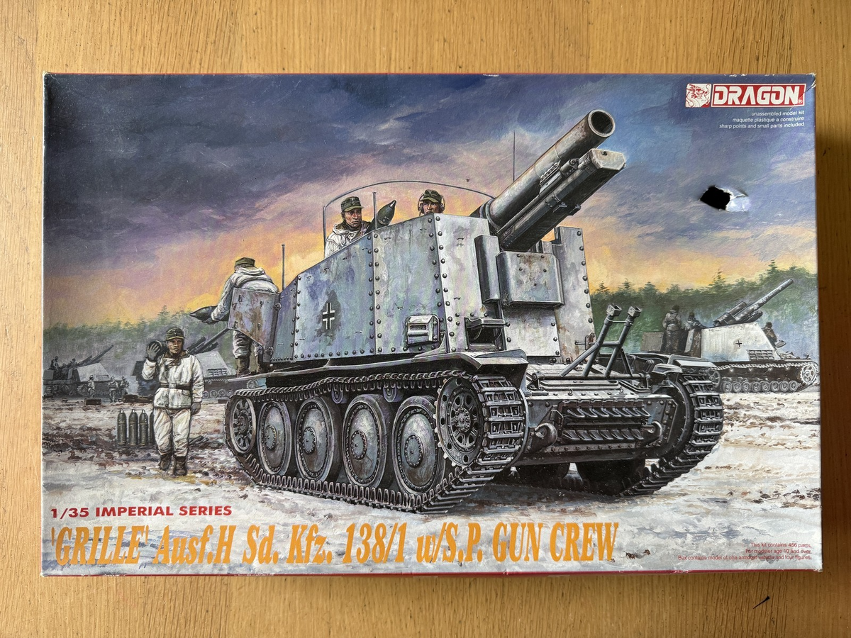 Dragon 1:35 Plastic Model Kit -  Grille Ausf H Sd. KFZ. 138/1 w S.P. Gun Crew