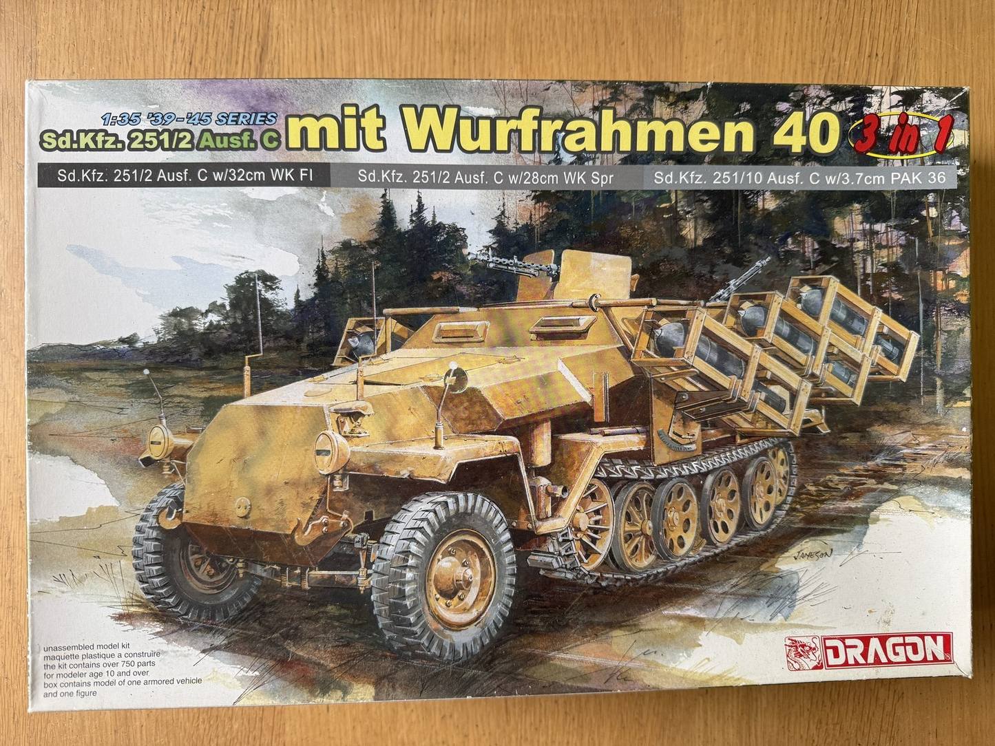 Dragon 1:35 Plastic Model Kit - Sd. Kfz. 251/2 Ausf. C mit Wufrahmen 40