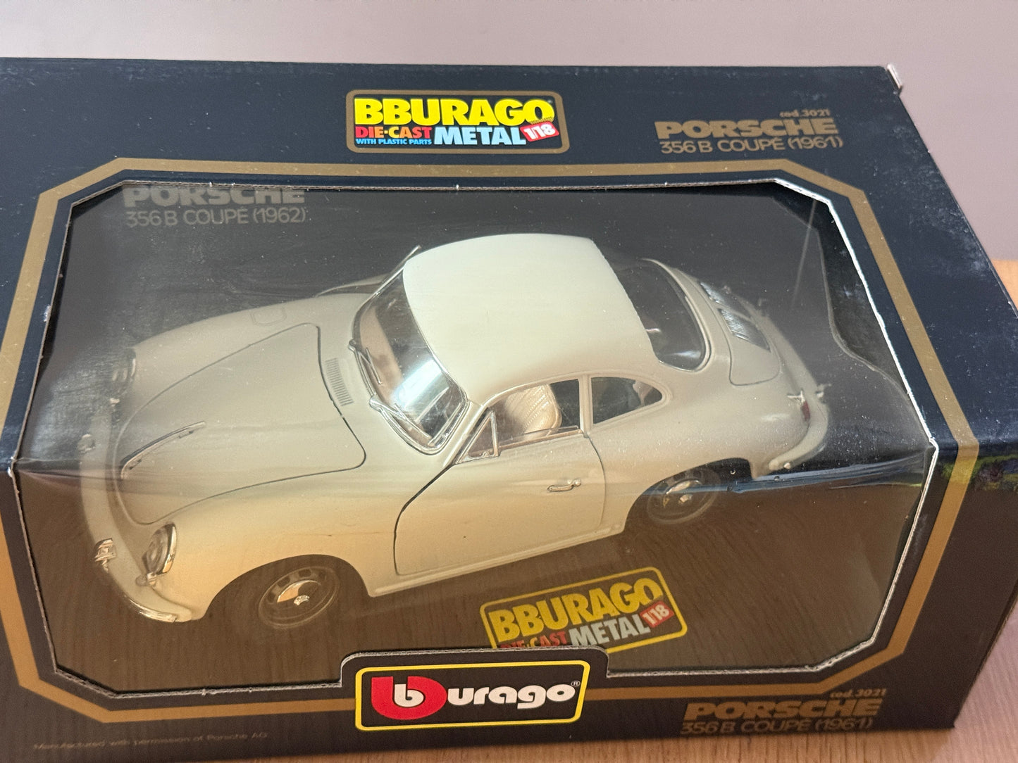Bburago 1:18 Diecast Model 3021 - Porsche 356B Coupe (1961) - Mint Condition