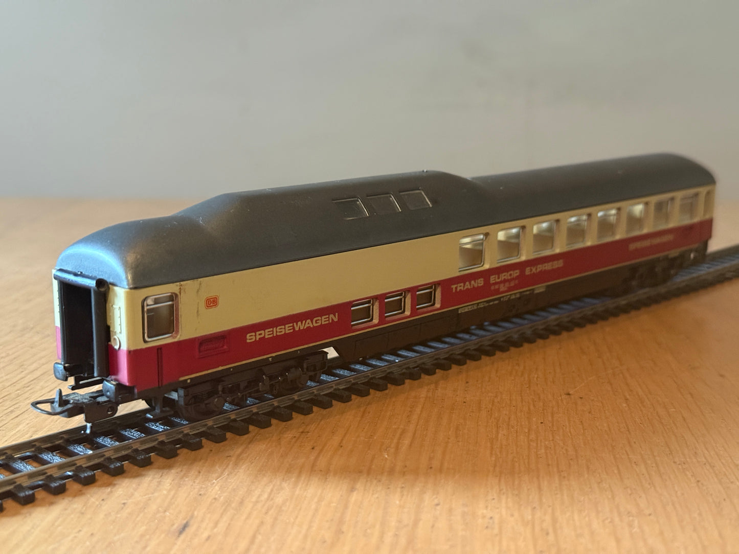 Lima H0 Scale - German DB Axum Rheingold Tee Panoramic Observation Coach