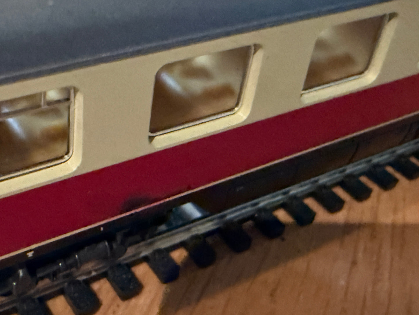 Lima H0 Scale -  DB Continental 1st Class Coach. Scuff on side.