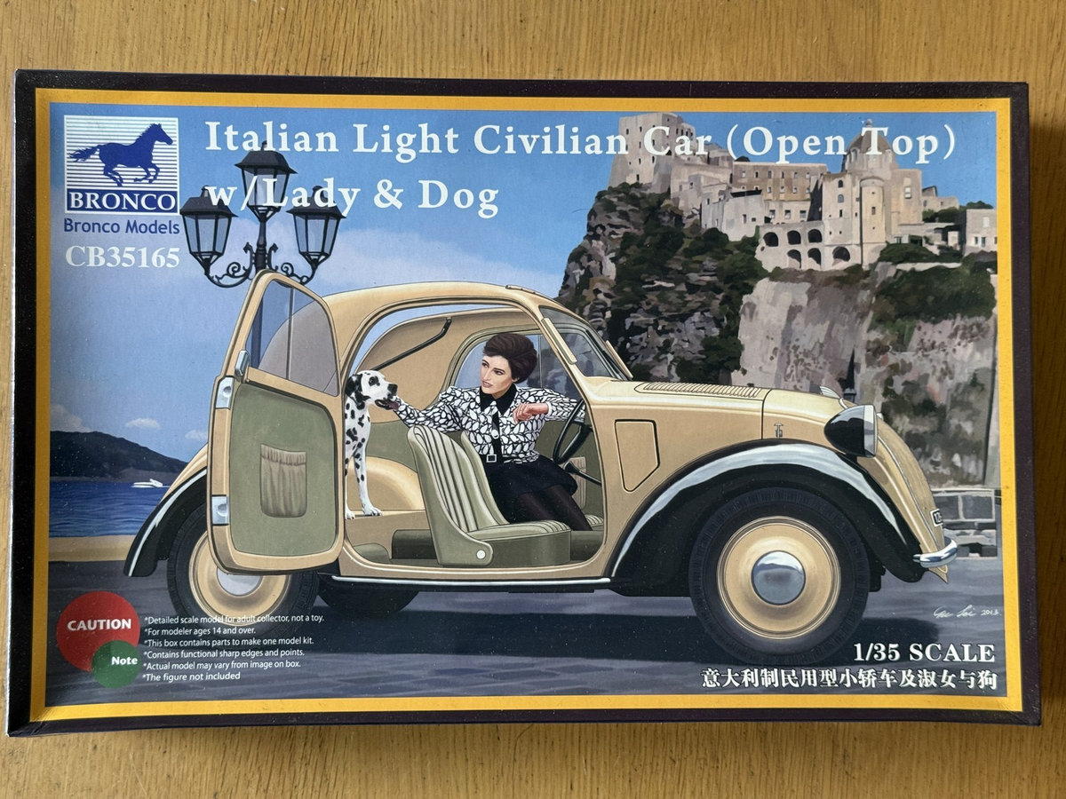 Bronco 1:35 Scale Plastic Model Kit CB35165 - Italian Light Civilian Car