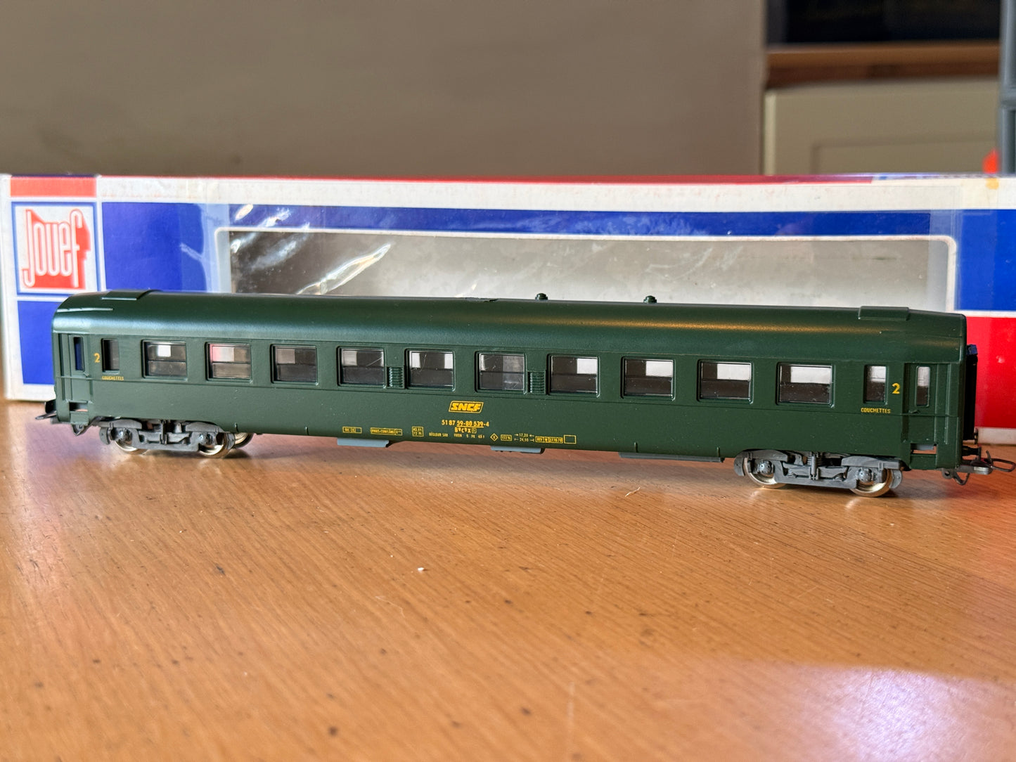 Jouef HO Scale 5293 - SNCF 2nd Class Berth Car - UIC Green