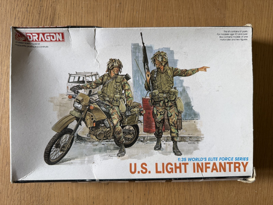 Dragon 1:35 Model Kit - World's Elite Force Series - U.S. Light Infantry
