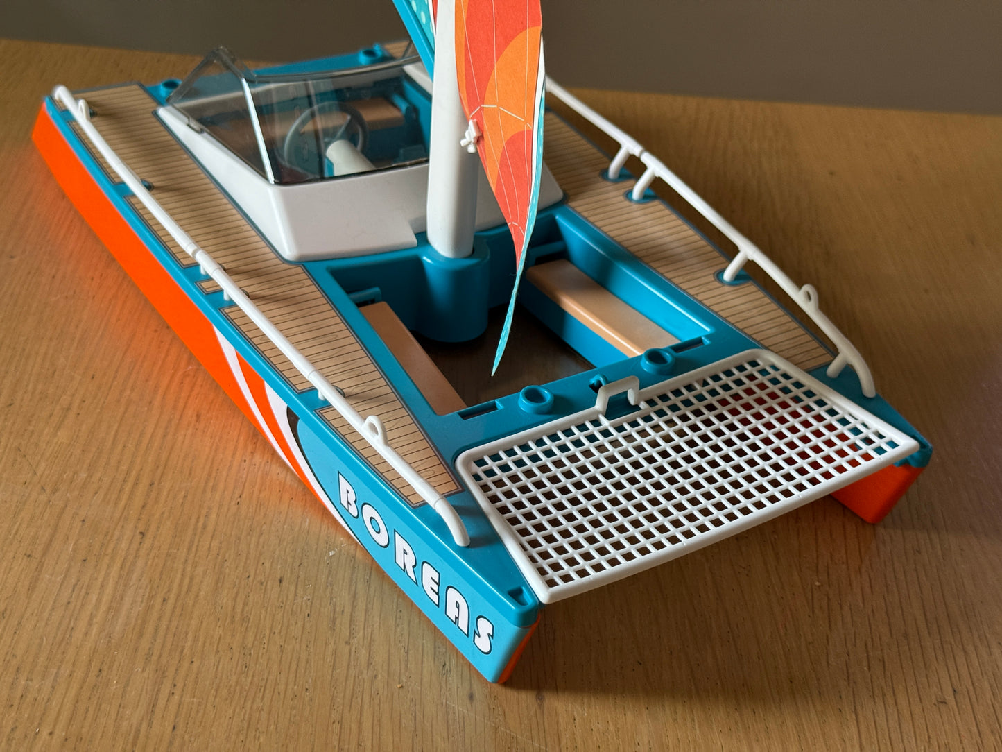 Playmobil 71043 - Glass Bottom Catamaran (Rare Promo Pack). Pre-owned.