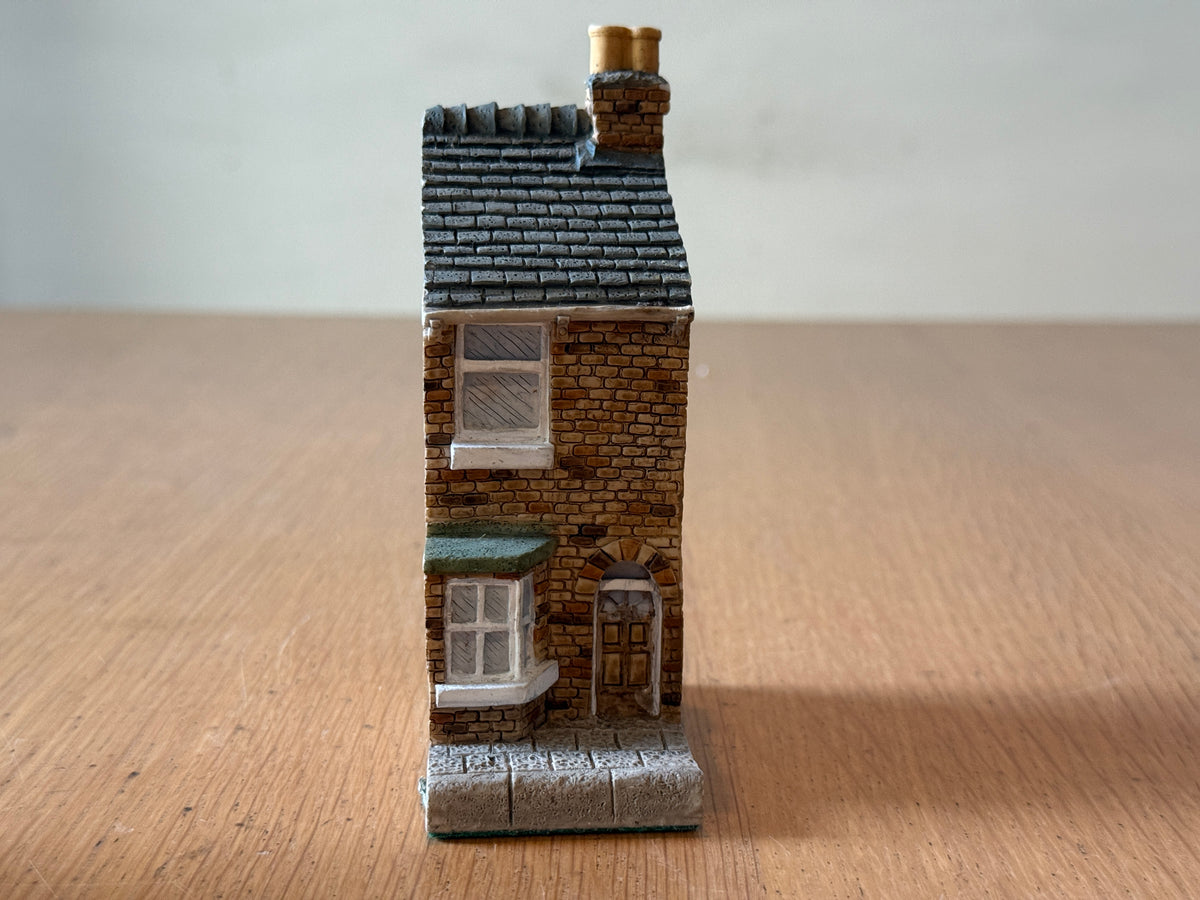Coronation St. Classic Collectables Houses - No.13 - Ogdon and Webster - 1995