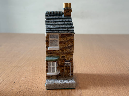 Coronation St. Classic Collectables Houses - No.13 - Ogdon and Webster - 1995
