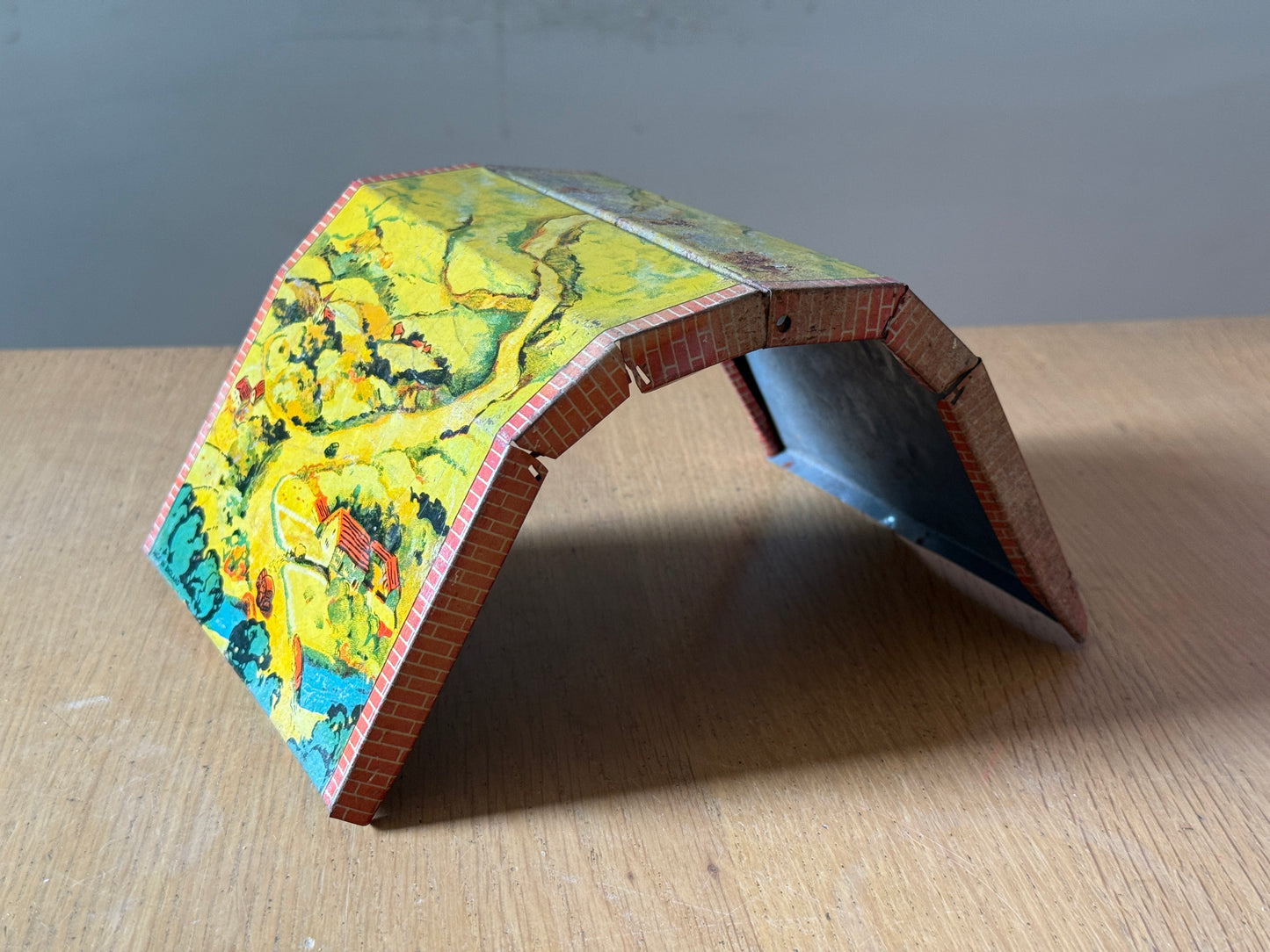 Vintage Tinplate Tunnel for O Gauge Model Railway (needs nut and bolt)