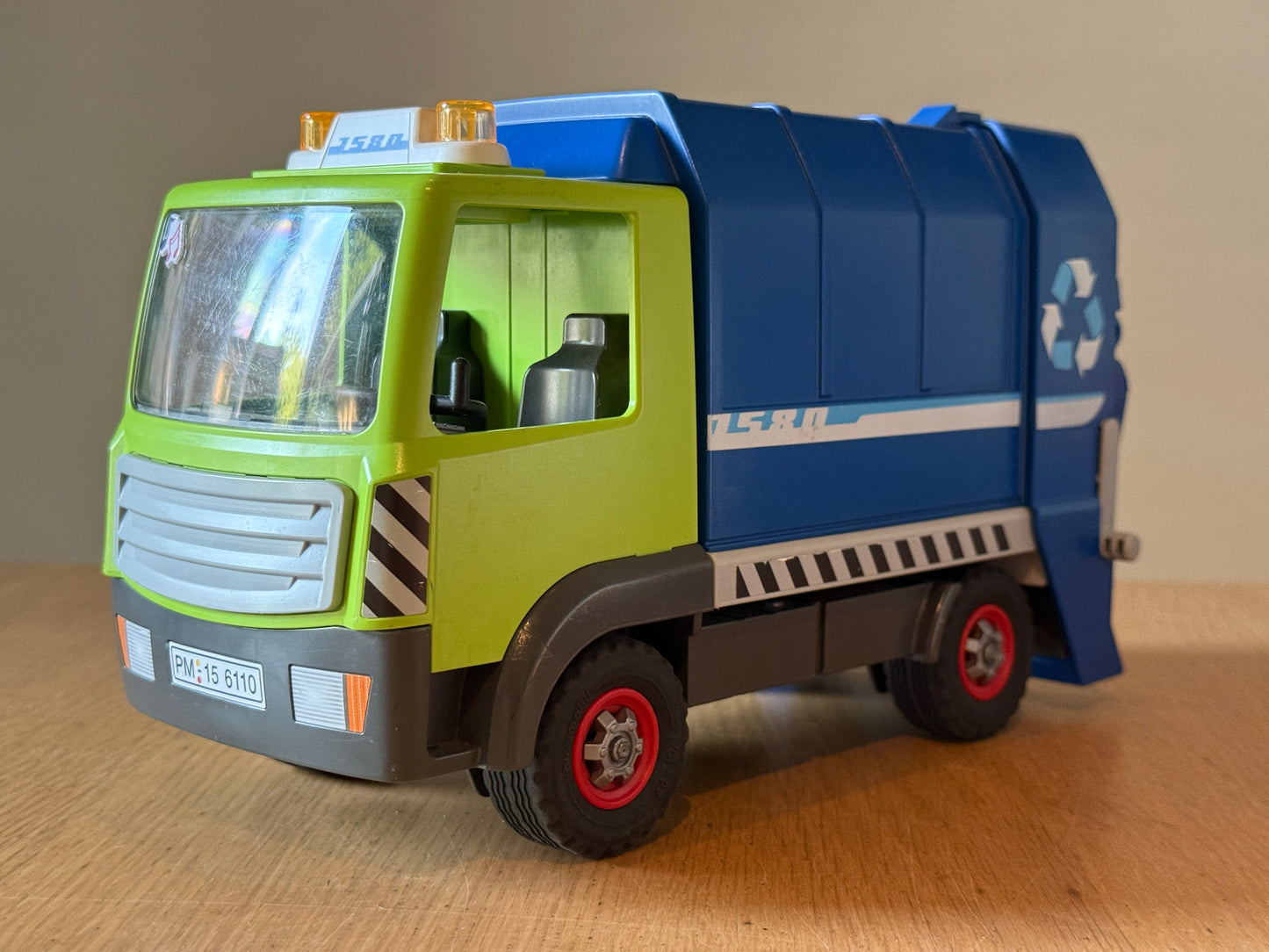 Playmobil 6110 - Recycling Truck. Pre-owned.