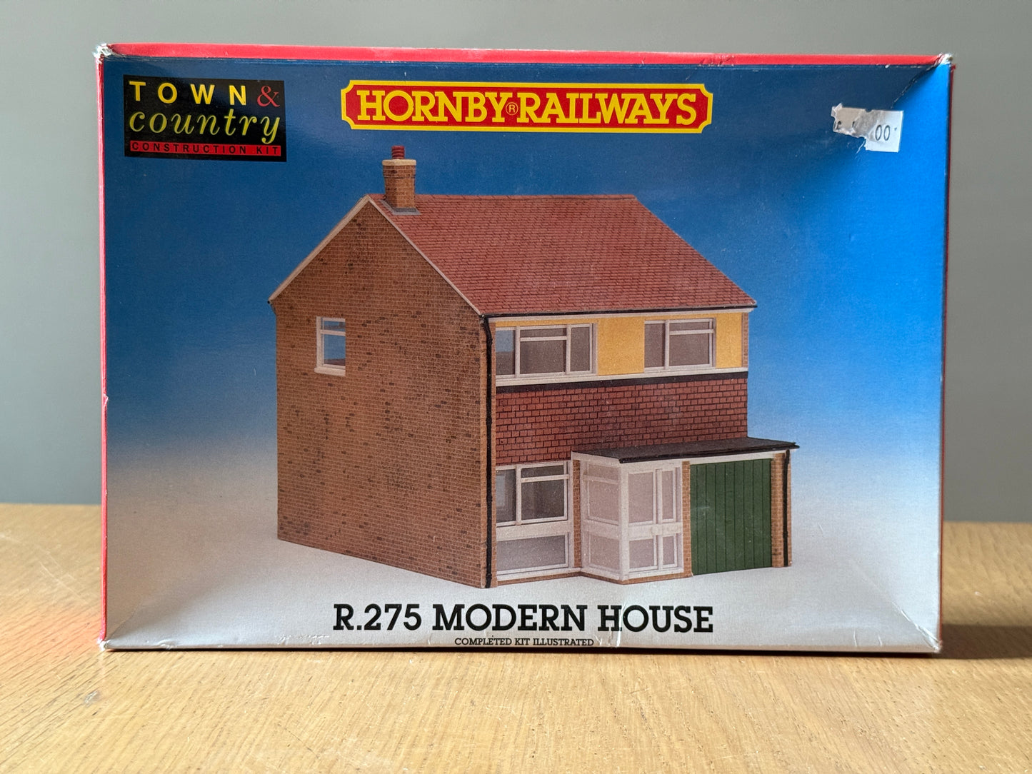 Hornby R275 Modern House. BNIB.