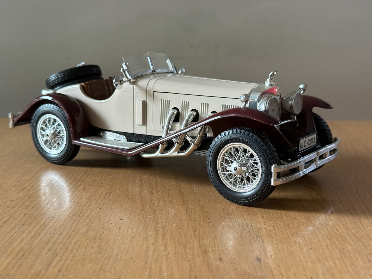 Bburago 1:18 Diecast Model 3009 - Mercedes Benz SSK - No box. Missing parts.
