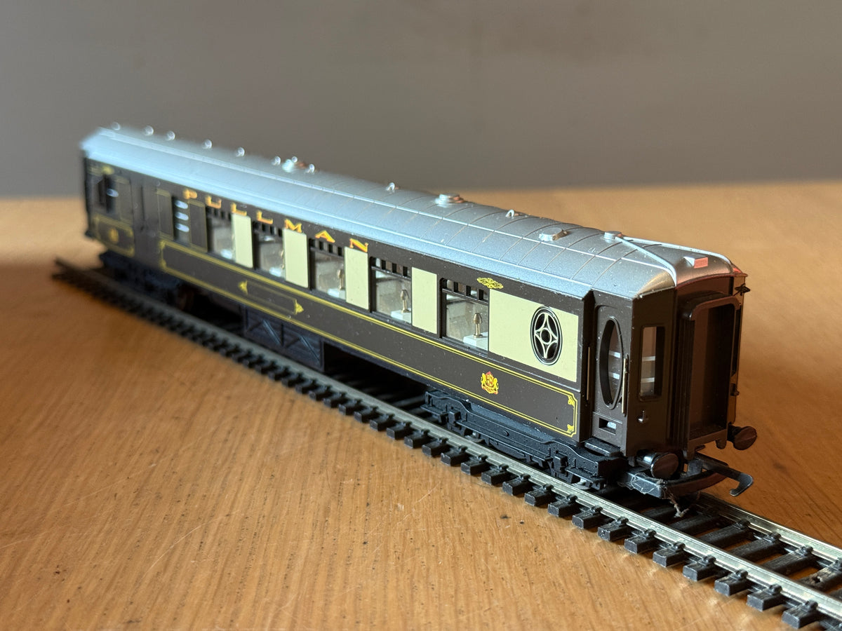 Hornby OO Gauge R223 -  British Rail  1st Class Pullman Coach - Car No. 78