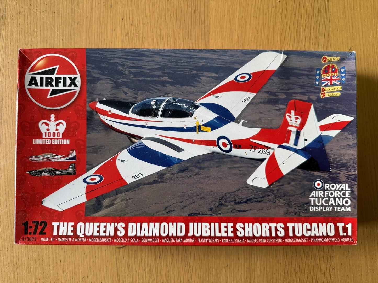 Airfix 1:72 Model 73005 - The Queen's Flight Diamond Jubilee Shorts Tucano - T.1