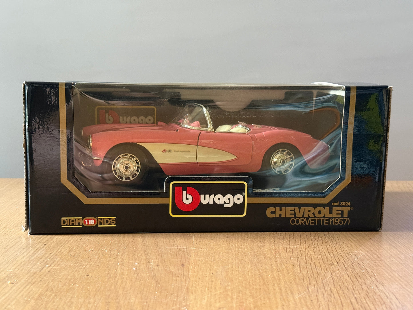 Bburago 1:18 Diecast Model 3024 - Chevrolet Corvette (1957) - Mint Condition