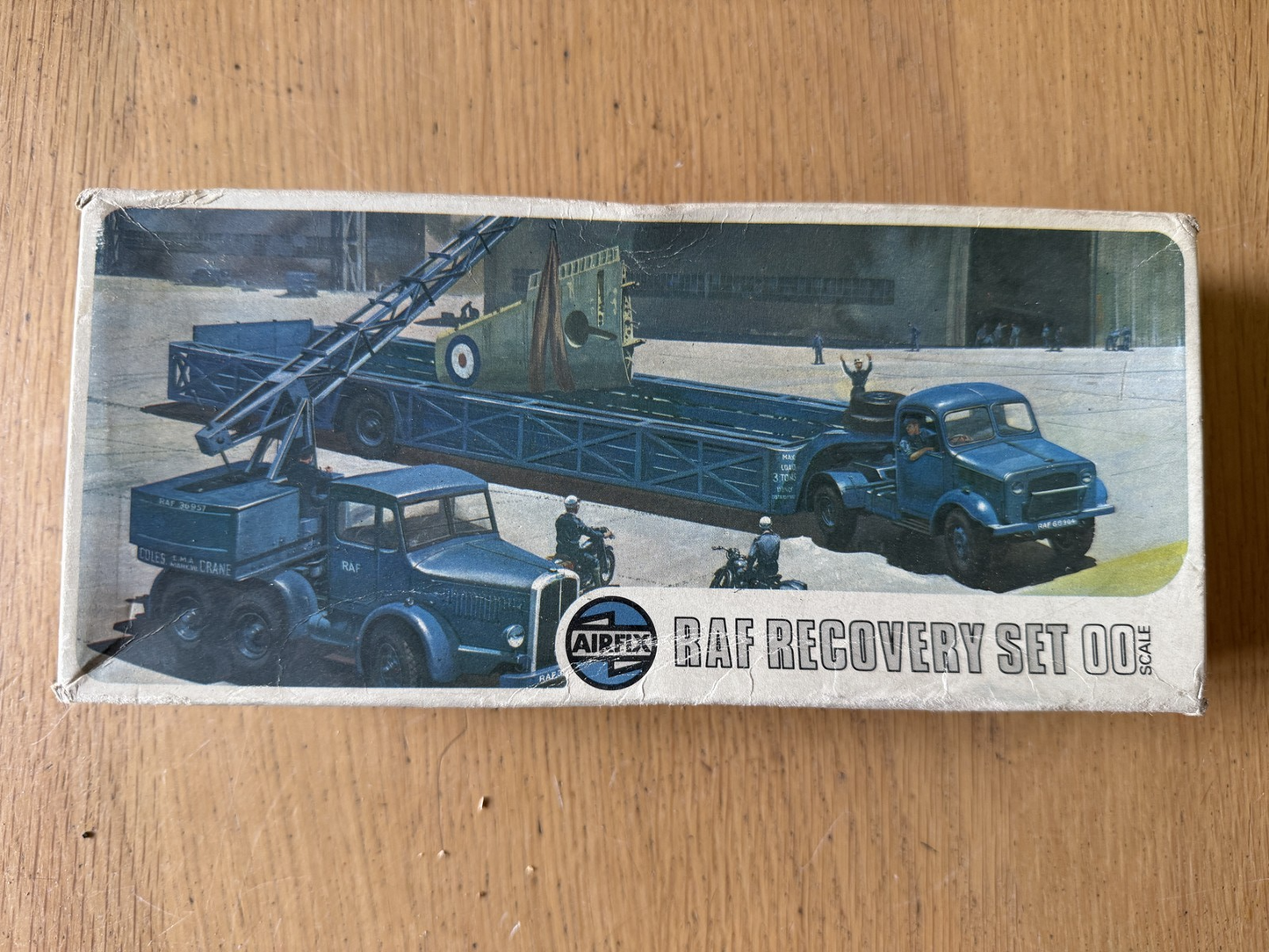 Airfix OO Gauge Plastic Model Kit - RAF Recovery Set