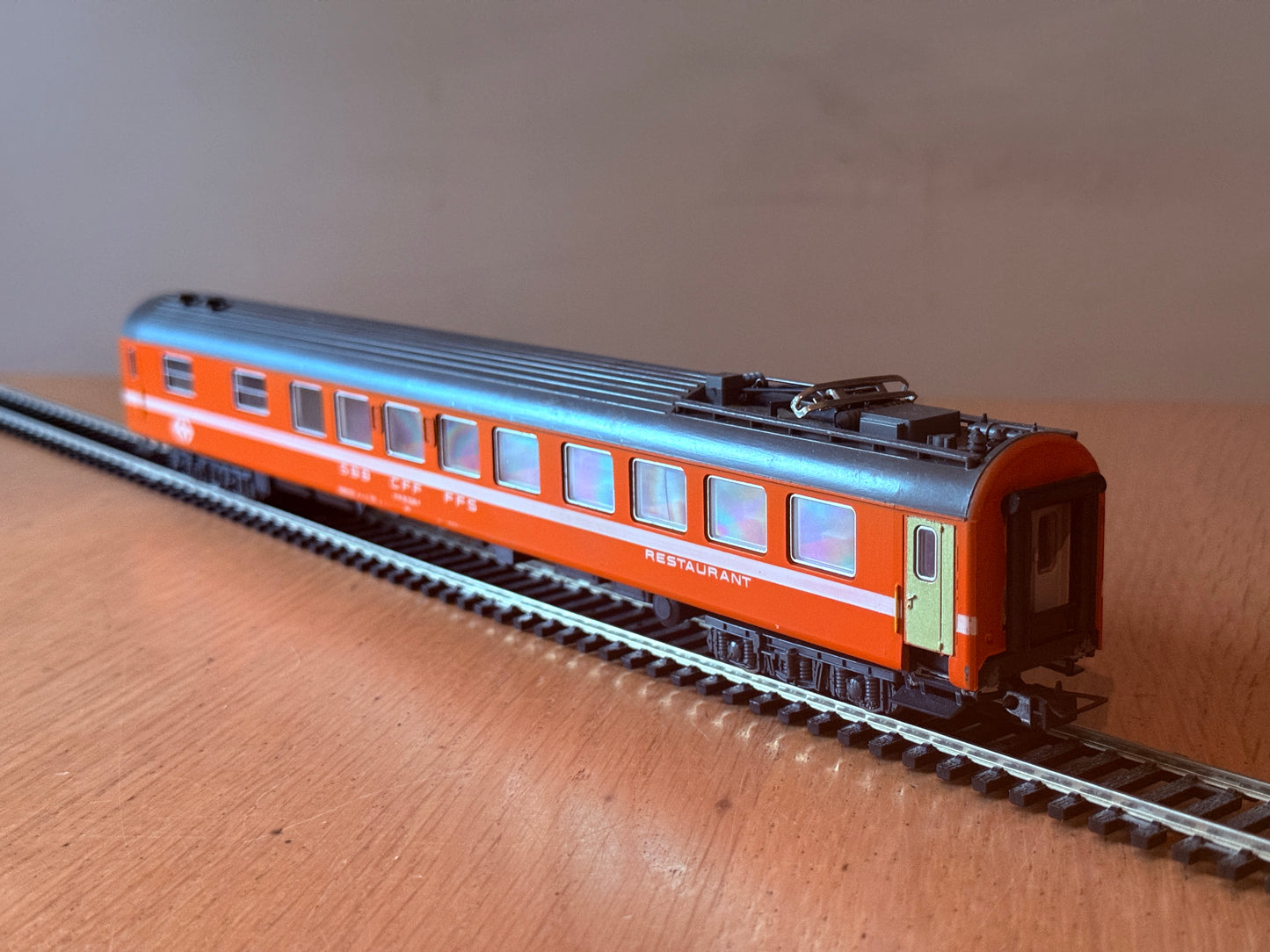 Liliput L388004 HO Scale -  Type RIC Restaurant Car with pantograph Swiss SBB
