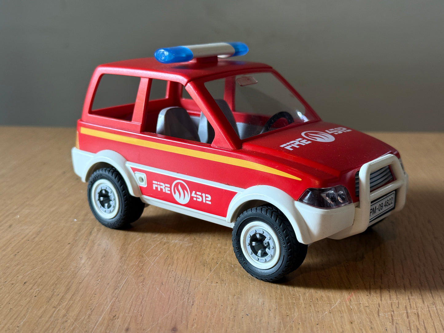Playmobil 4822- Fire Chief's Car. Pre-owned.